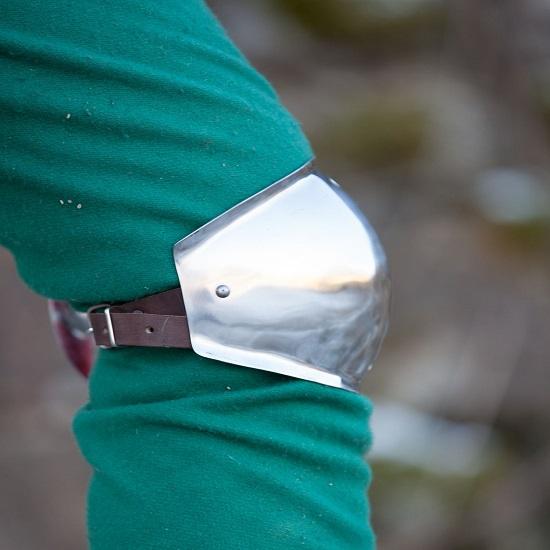 Бронированные колени с реконструкцией доспехов лерпа с круглыми листьями — фото 2