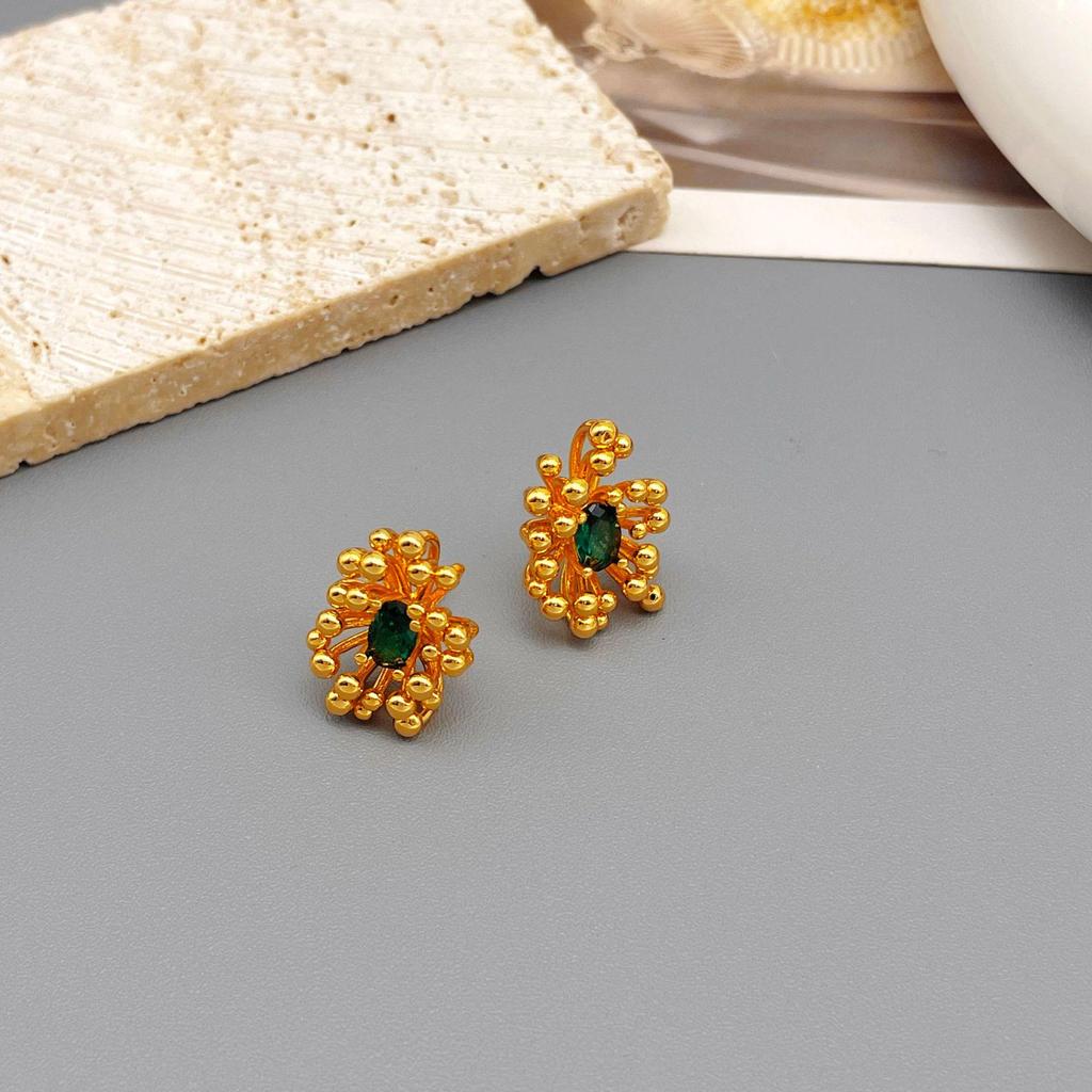French Small Flower Pistil Green Zircon Stud Earrings - Exquisite, Simple, Versatile Luxury Style
