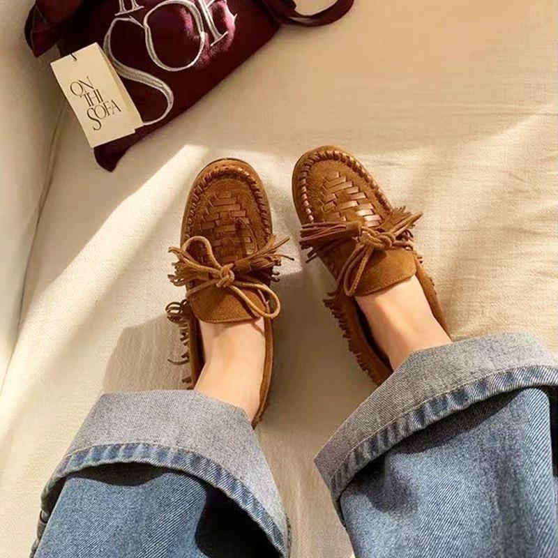 

Новые модели весна-осень 2025 года, женские туфли-лодочки из замши, на плоской подошве, с бахромой и узлом в стиле Су Суи, нескользящие, на мягкой подошве, ретро, для повседневной носки 43 коричневый