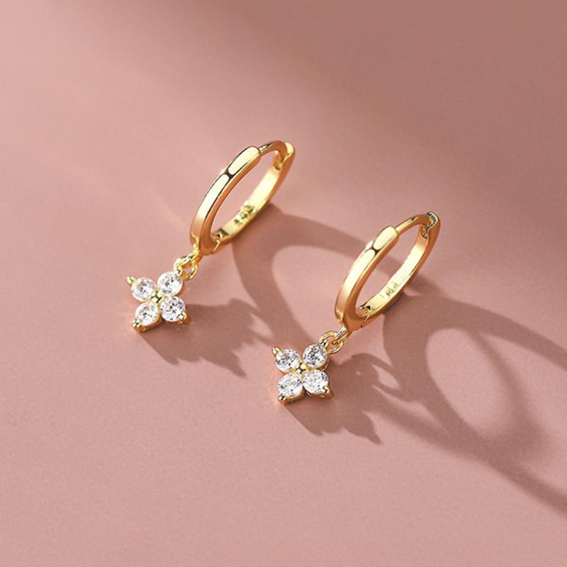  White Zircon Flower Hoop Earring for Women Luxury Crystal Four-leaf Clover Earrings Simple Fashion Huggies Jewelry Gifts