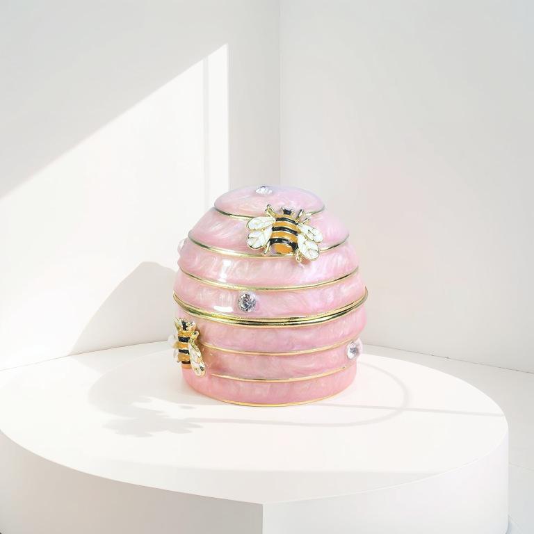 Enamel Hand-Painted Bee & Honeycomb Decorative Box, Alloy Jewelry Box & Festival Gift 6*6*6.8CM розовый
