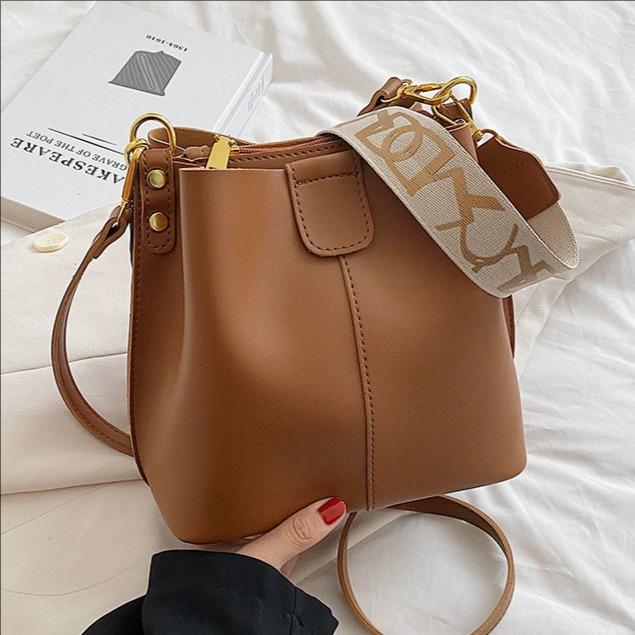 Large Capacity Bucket Bag Women's New Fashion Temperament Shoulder Messenger Bag