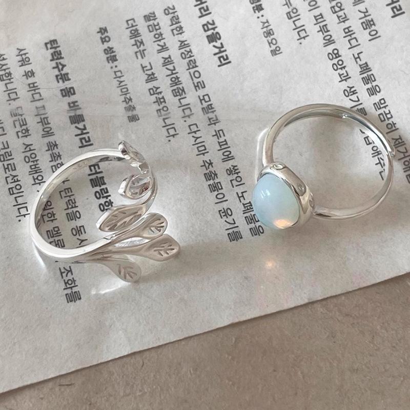 Highend Geometric Elegant Design Egg White Stone Ring For Women Adjustable Size