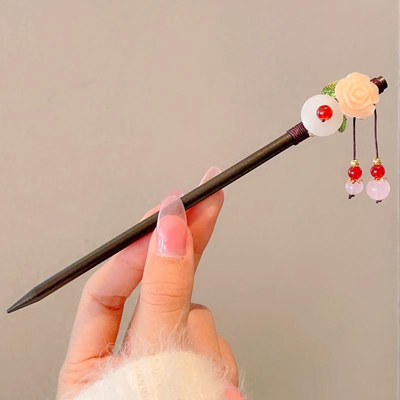 Elegancka spinka do włosów Hanfu z kwiatem: Wysokiej klasy potrząsanie krokami z frędzlami do upięcia