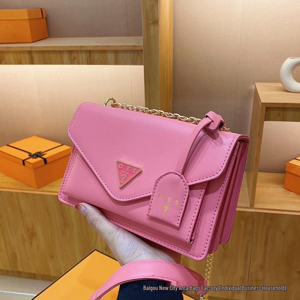 Korean Style Women's Versatile Crossbody Shoulder Bag with High-End Texture and Popular Chain Design