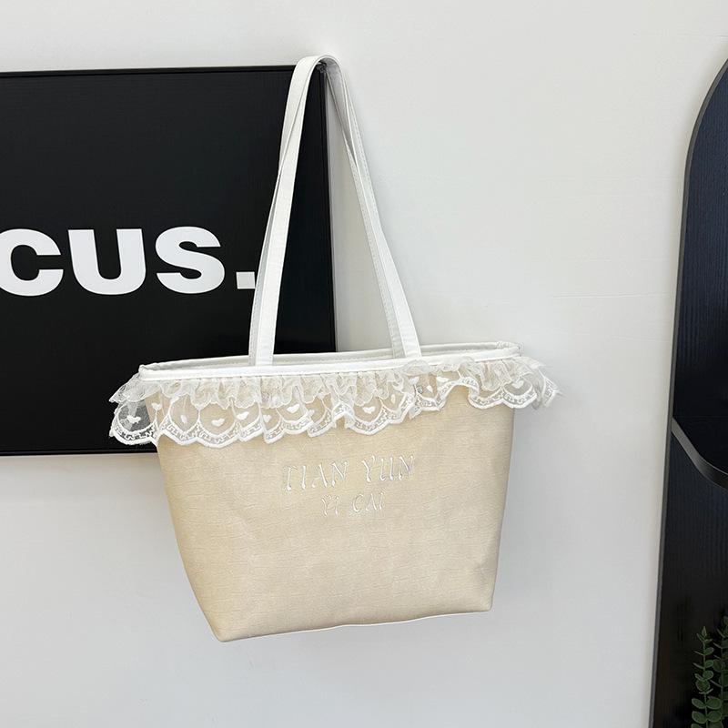 

Нишевый дизайн, милый кружевной край, большая вместимость, сумка на плечо, под мышку, новая, повседневная, простая, с буквенным принтом, сумка-тоут для поездок на работу жёлтый