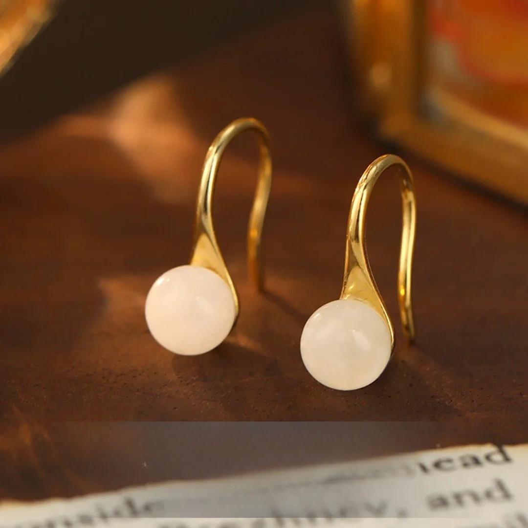 

Elegant and Luxurious Earrings, Ear Hooks for Women, Retro and High-end Feel, Earrings, Simple and Elegant Gift