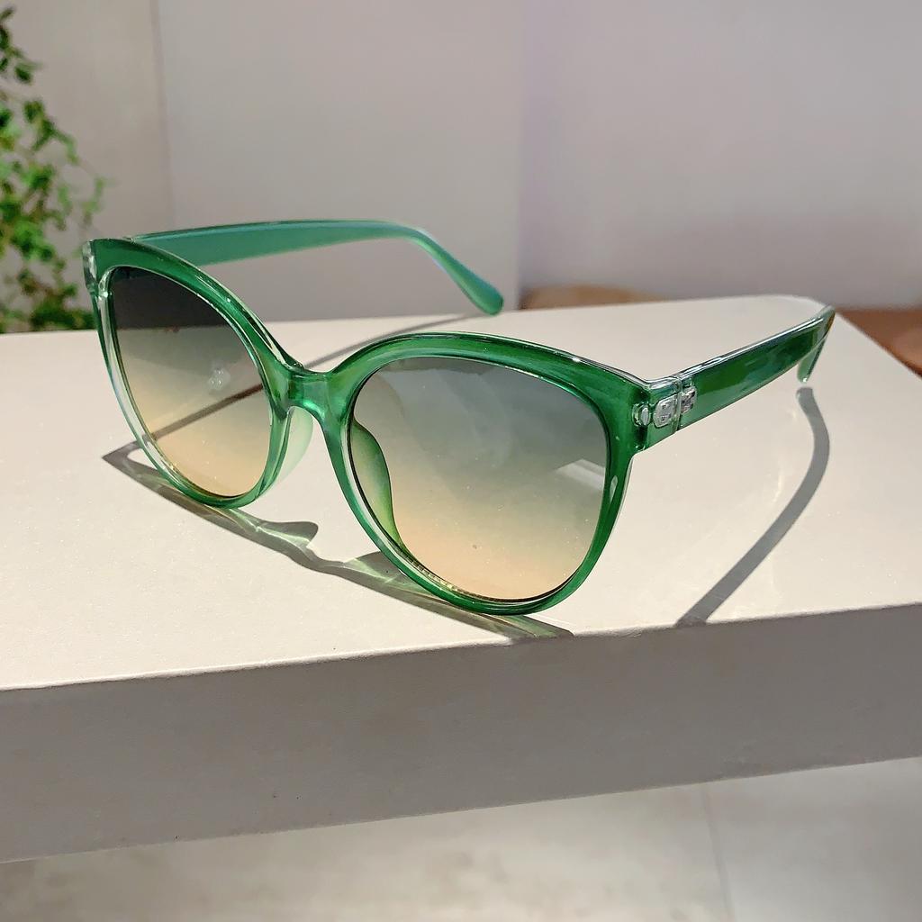 KAMMPT Vintage Cat Eye Sunglasses 2024 New Women Stylish Oversized Candy Color Outdoor Shades Fashion Brand Design Sun Glasses