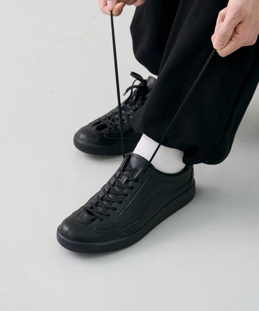Okeyplace All-Black Vintage Leather Wrinkled German Army Sneakers (Okpl-30Sn103)