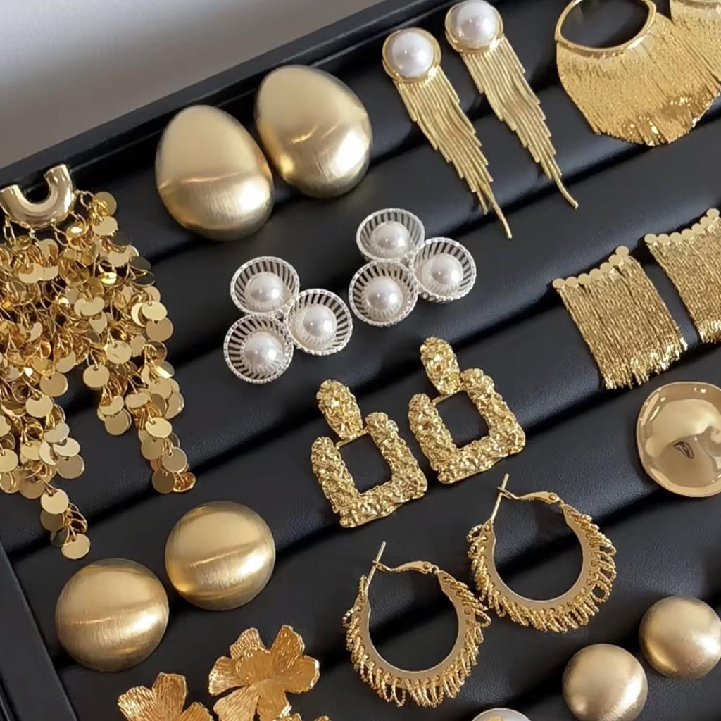 Metal wind love geometric earrings simple and cold wind stud earrings niche temperament versatile earrings