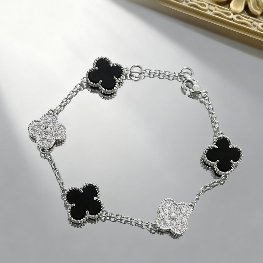 Four-leaf Clover Classic Bracelet with Five-petal Black Onyx Fashion Bangle for Women