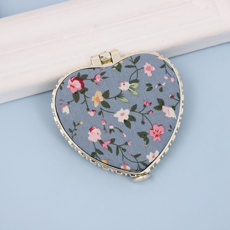Chinesischer literarischer Retro-Doppelseitiger tragbarer Mini-Kosmetikspiegel - Runde Herzform