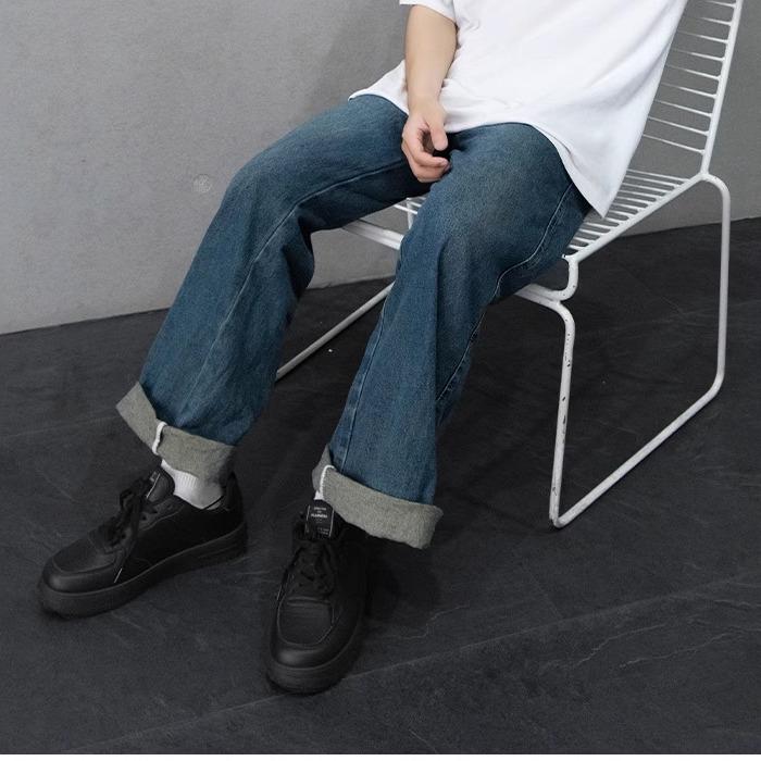 Jarní trend 2023: Globální pánské bílé ležérní tenisky - styl Air Force