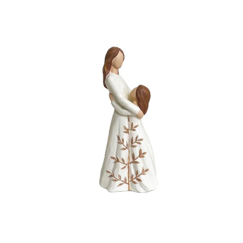 Mother and Daughter Embrace The Statue Decoration Gift