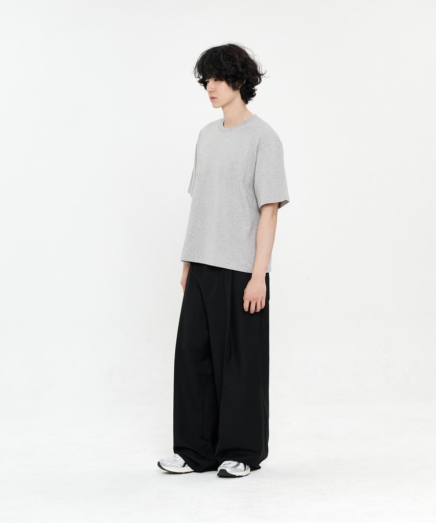 SIGNATURE Single-Pleat Wide Slacks [Black]