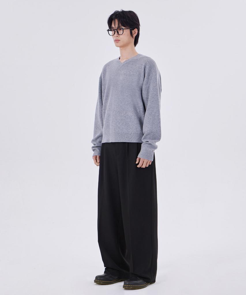 GLW Minimal V-Neck Crop Knit Gray