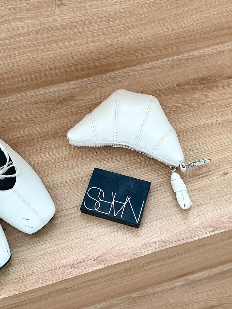 Women's Mini Croissant Crossbody Bag - Korean Summer Fashion Trend for Earphones & Lipstick