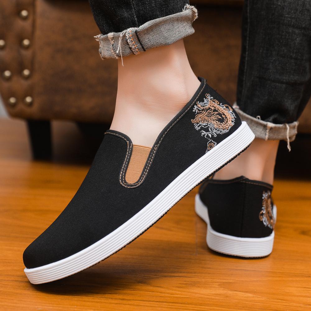 Chinese style embroidered men's cloth shoes soft sole comfortable soft sole walking shoes walking shoes