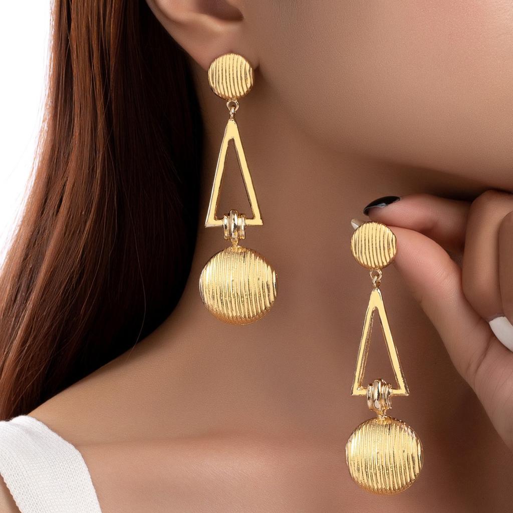 Beliebter Schmuck Übertrieben Geometrisch Übertriebene Persönlichkeit Herausragend Lang Kugelförmig Legierung Ohrringe Ohrringe Mode