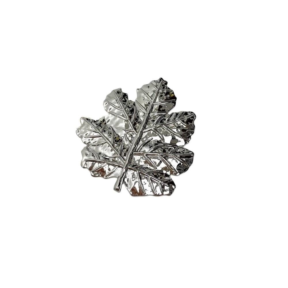 Vintage Long Leaf Pin Corsage Ornament Metal Glossy Brooch Maple Leaf Brooch  Western-style Clothes