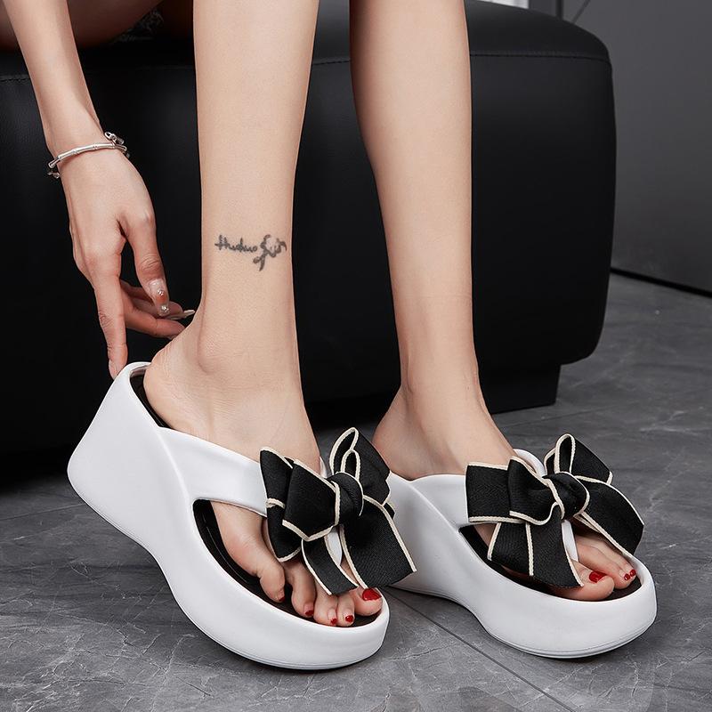 2025 New Luxury Women's Slippers Summer Bohemian Slope Heel Thick Bottom Slippers Leisure Play Exquisite Beach Slippers