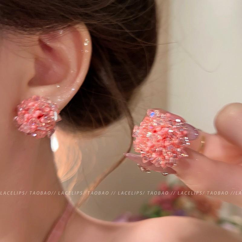 Women Spring Hydrangea Floral Clip-On Earrings, Vacation Style, Unique High-End Non-Pierced Earrings for Photoshoots