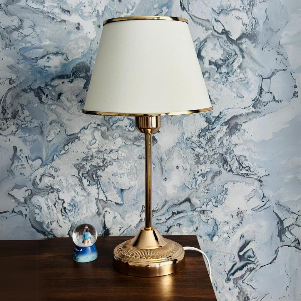 

Royal Gold Metal Ayaklı Abajur Krem Altın Şeritli Kumaş Başlık Yatak Odası Abajur Salon Masa Lambası