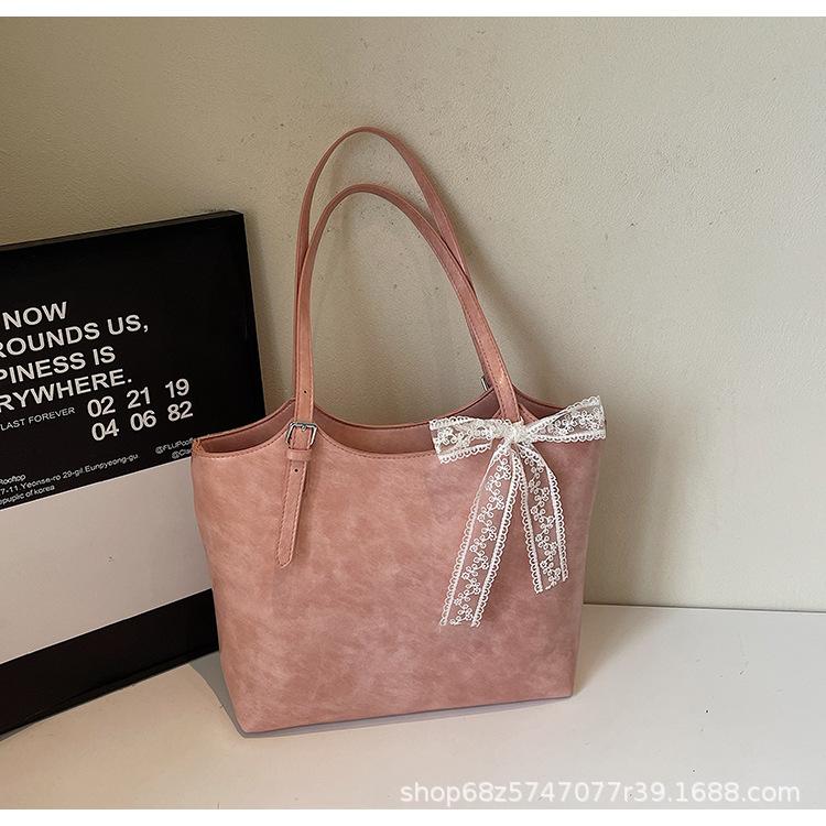 

Large-capacity tote bag women s 2025 new shoulder solid color trend simple Korean version fashion underarm bag mother and child bag розовый