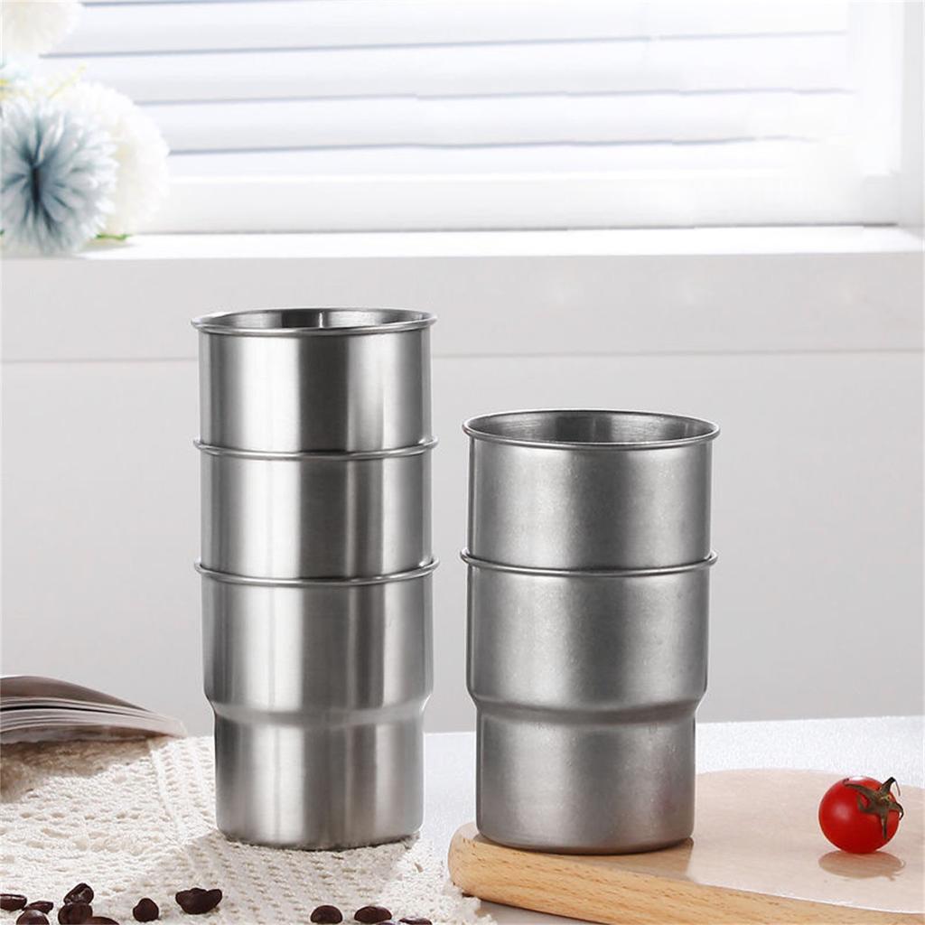 4 Stück Edelstahl Kaffeebecher Set Rostbeständiges Trinkgeschirr Stapelbarer Bierbecher für Camping und Outdoor-Gebrauch