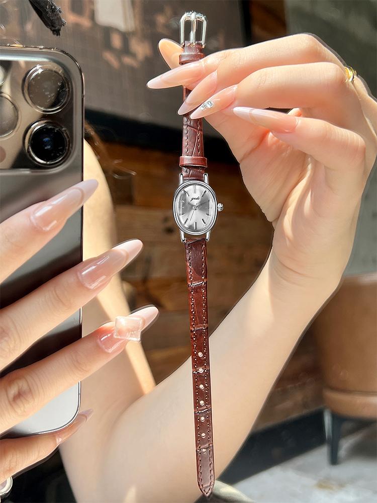 Elegant women's wristwatch, small and exquisite, high-end women's watch with a retro dial, unique wristwatch, women's accessory.