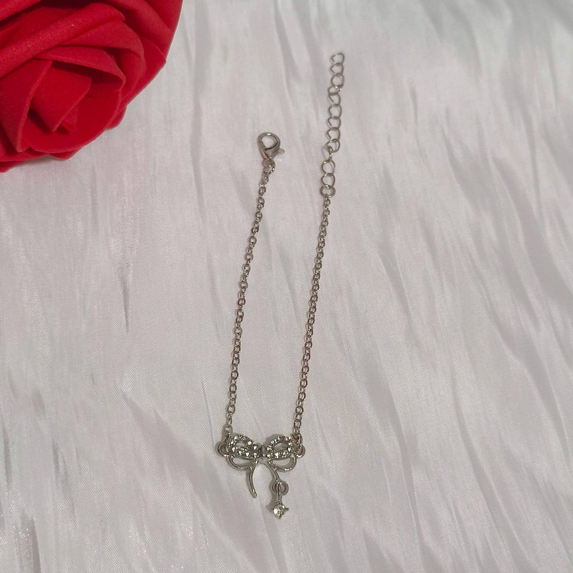 Chic Rhinestone Water Drop Bracelet: Japanese & Korean Style Niche Accessory