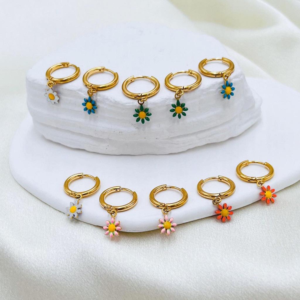 Korean and Japanese-Inspired Colorful Daisy Earrings: Simple Titanium Steel Design for Women