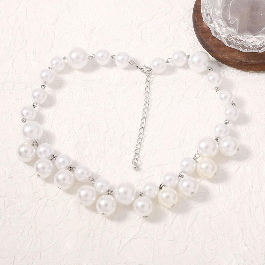 Fashion OL temperament celebrity style multi-layer imitation pearl hipster must-have necklace creative and versatile design sense