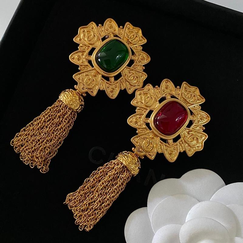 

Medieval Gem Tassel Flower Brooch Coat Suit Accessories