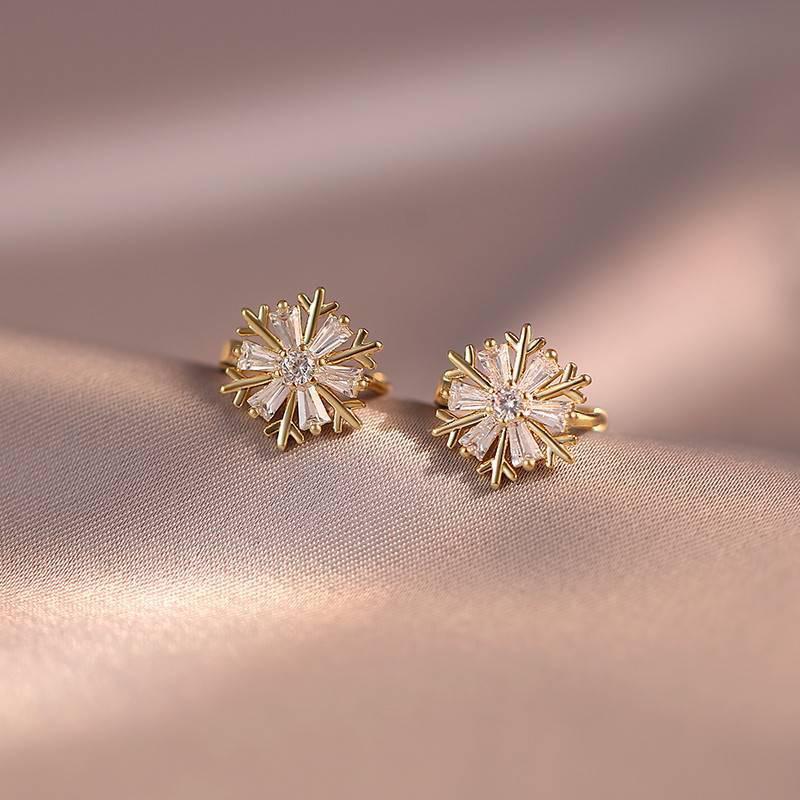 Elegant Zirconia Snowflake Earrings: Simple, Chic, Versatile Design for Daily Fashion