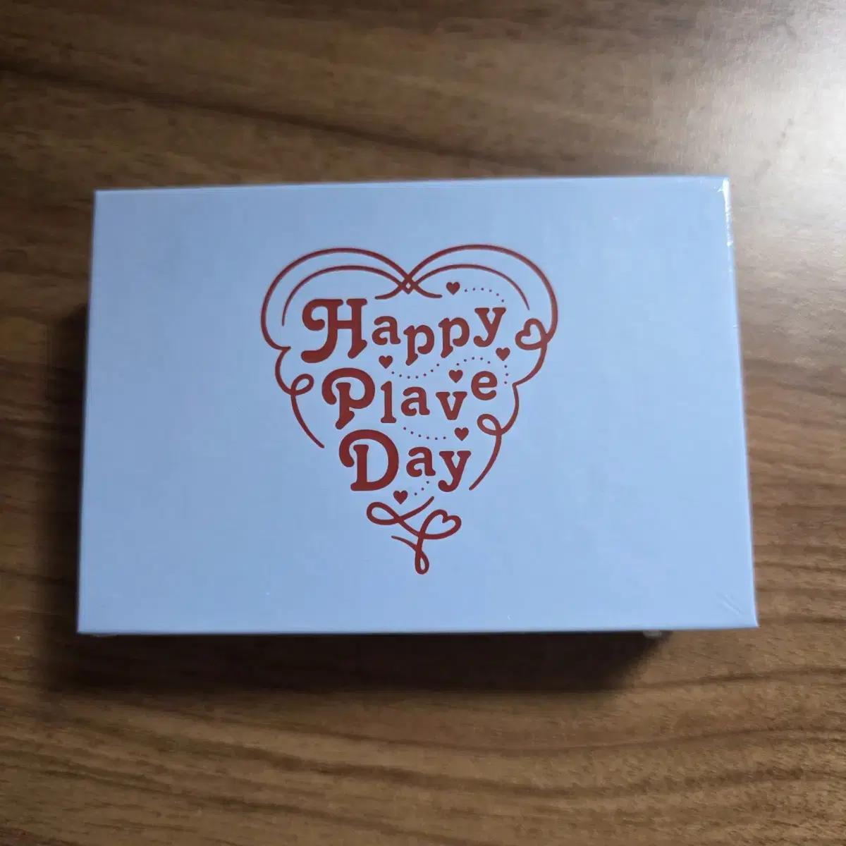 

Набор значков, посвященный 2-й годовщине