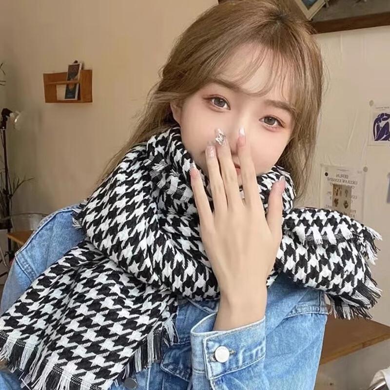 Yuzhaolin Dámský kostkovaný šátek s třásněmi