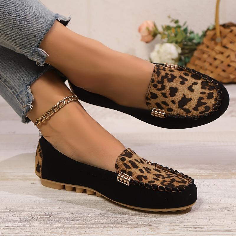 Women's Leopard Print Patchwork Loafers, Black Cover Slip-On Shoes with Metallic Chain Detail, Animal Print Fabric Upper, All-Season Comfort Footwear
