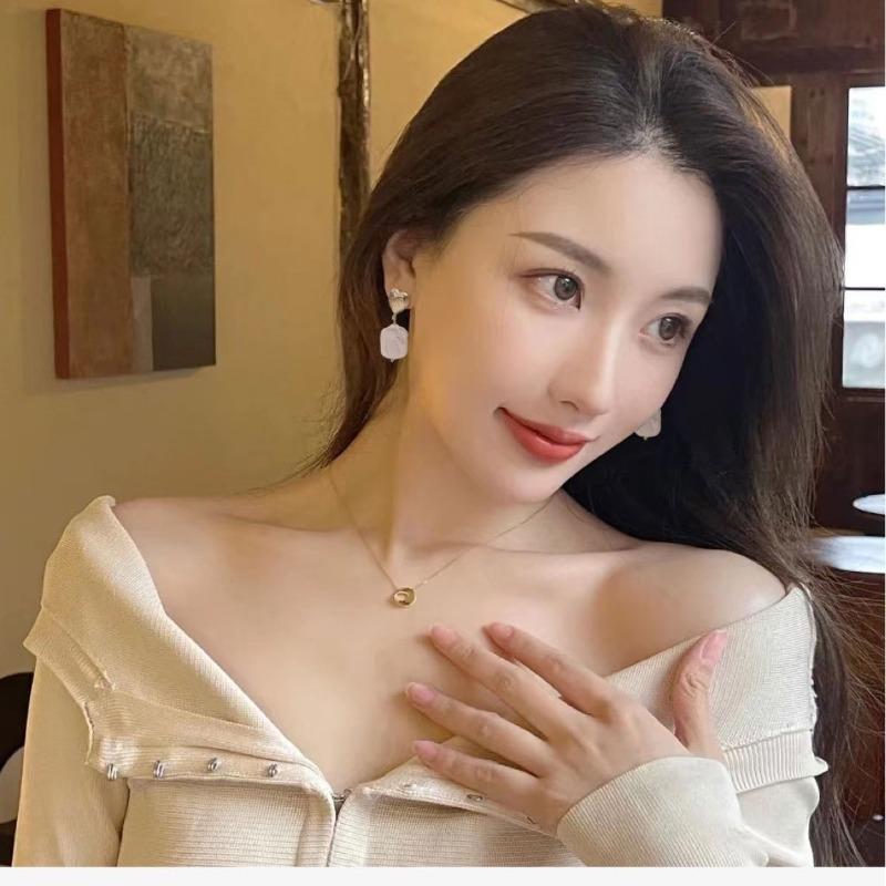 Big Baroque natural pearl square earrings stud earrings 2023 new fashion temperament sweet earrings