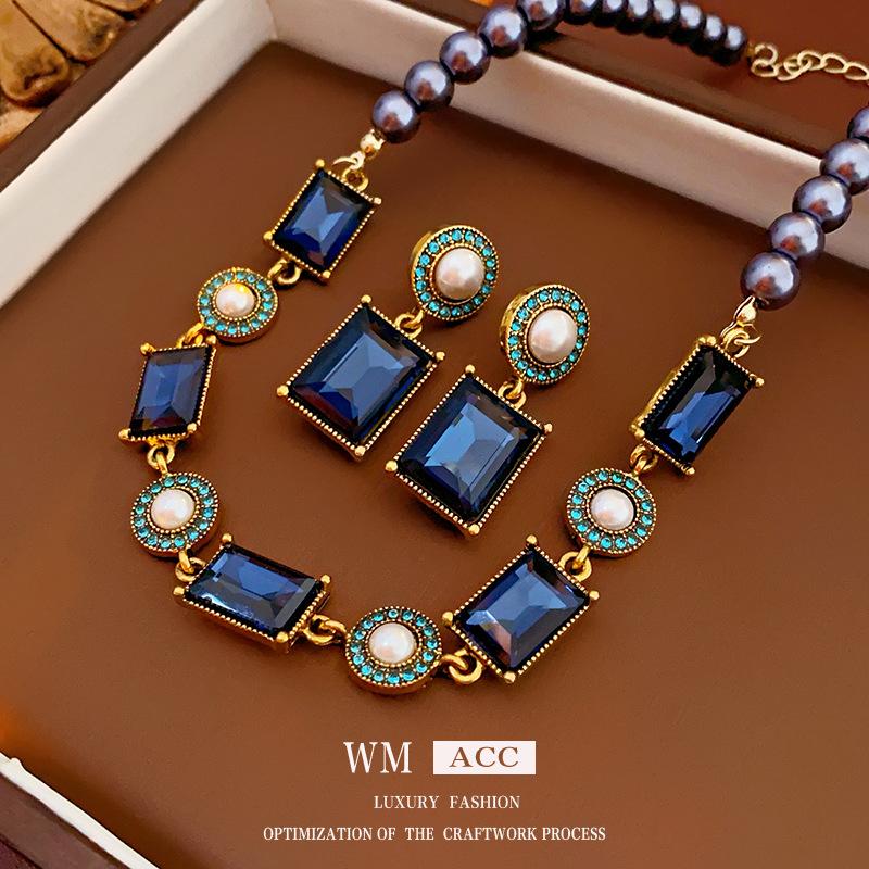 Square Patchwork Pearl Collarbone Vintage High-end Necklace