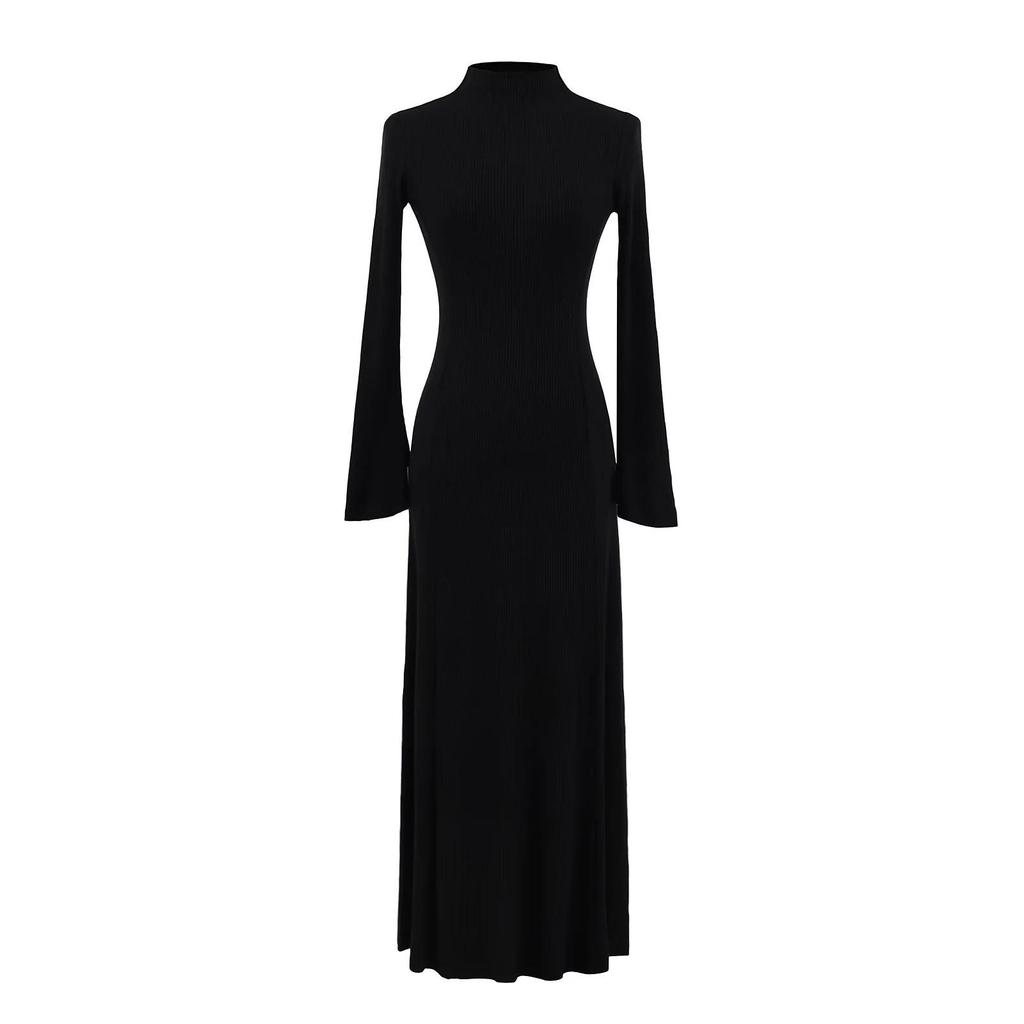 Elegantní pletené šaty s vysokým límcem - Podzim/Zima, Slim fit, Jednobarevné, Sukně ve tvaru deštníku s vysokým pasem.