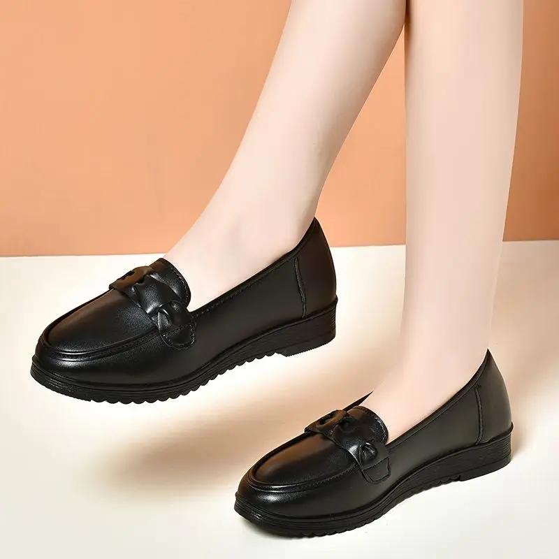 Low Heel Elegant Ladies Pumps Women's Shoes Round Toe Moccasins Chic Point Luxury Brand Summer 2025 On Offer Fashion Slip Sale