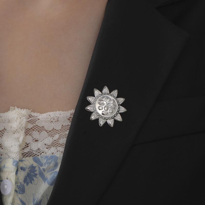 Womens Jewelry Four Petal Flower Brooch French Style Stainless Steel Gold Color Trendy Pin for Wedding Office Gift