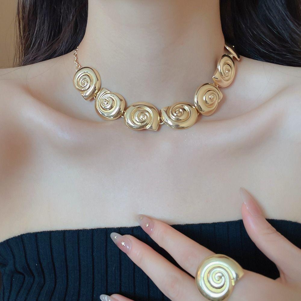 Retro Conch Clavicle Chain Set Metal Trendy Necklace Earring Set Conch Collar Pendant Beach