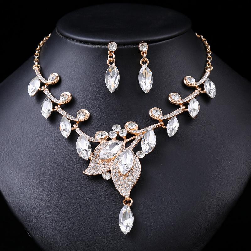 European & American Retro Crystal Necklace Set: Women's Luxury Evening Dress Clavicle Chain