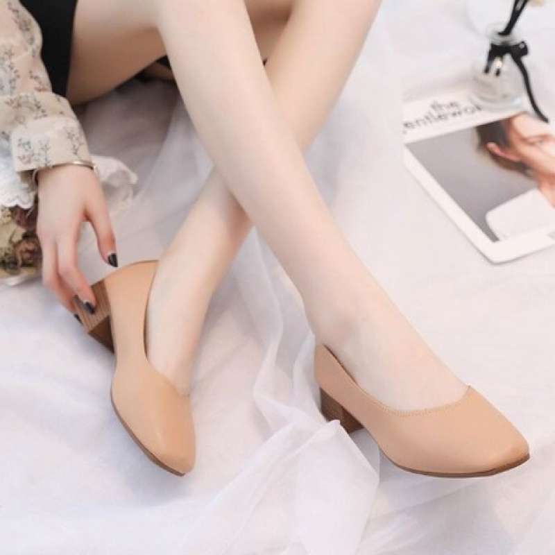 Soft-soled Single Shoes 2025 Spring and Summer New Versatile Flat-soled Large-size Grandma Shoes Thick Heel Medium Heel Evening Fairy Doudou Shoes
