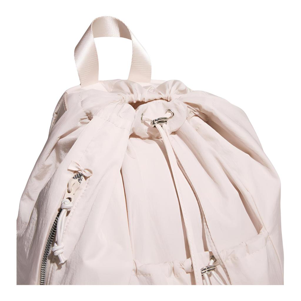 adidas Recycling-Polyamid-Rucksack Damen Hell-Sesam-Pulver KC0230