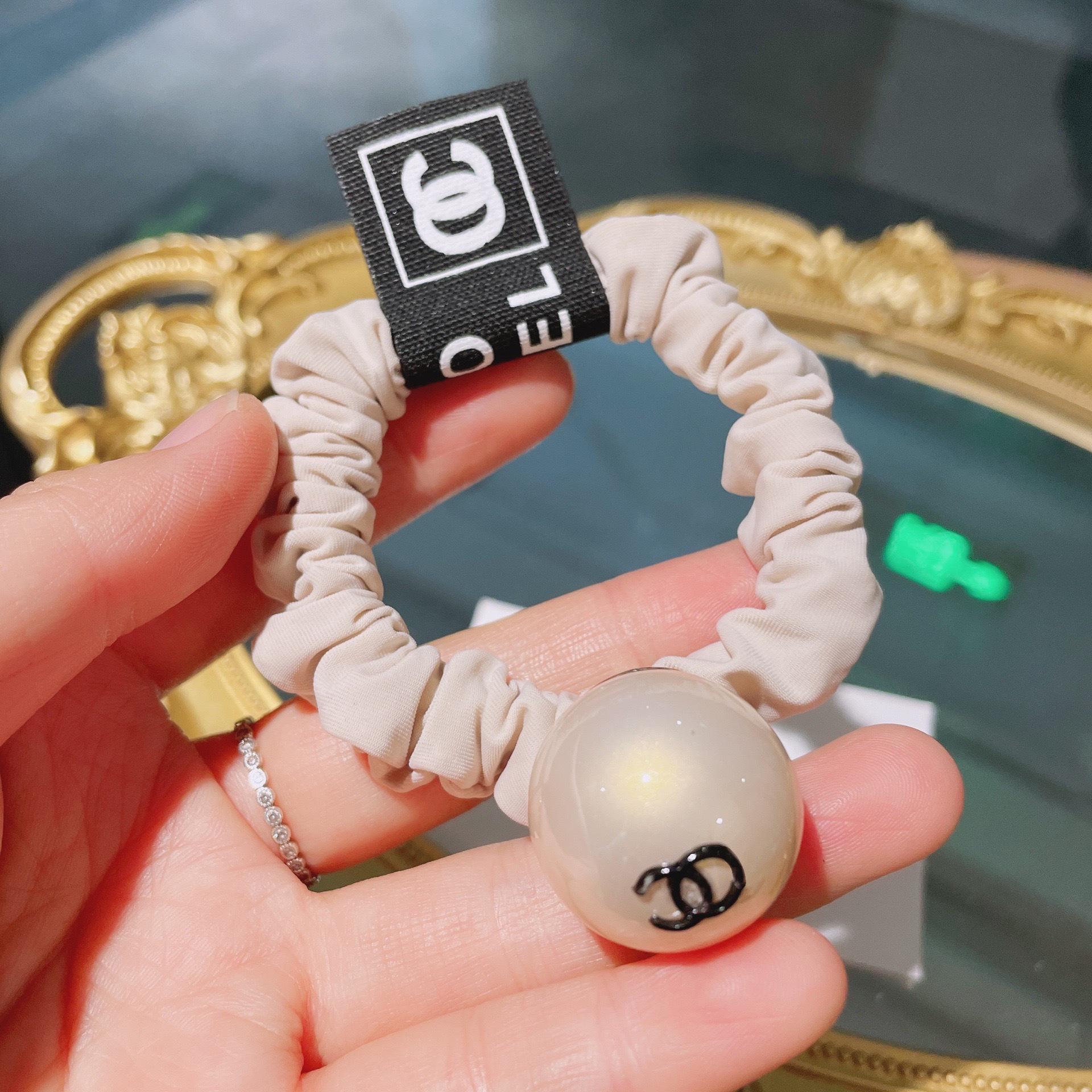 

Корейская Мода Жемчужная Резинка для Волос: Двойная резинка для волос в свежем маленьком ароматном стиле бежевый