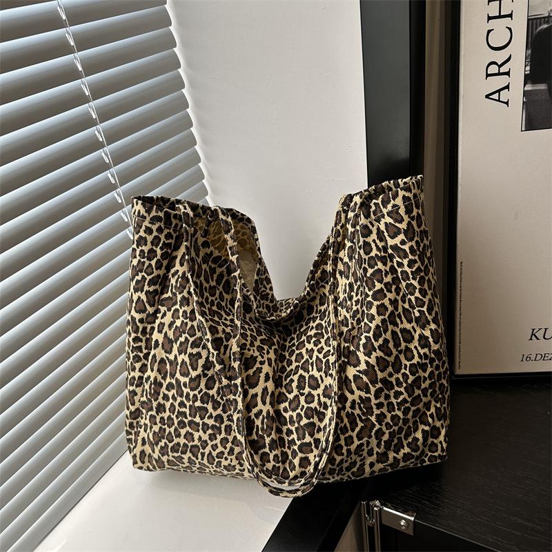 

Trend large capacity leopard print cartoon Mickey tote bag women s retro lazy fashion casual simple shoulder bag леопардовий