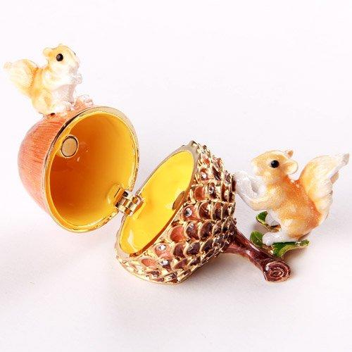 Piearth, the Leading Brand of Crystal Jewelry Boxes, Offers the Acorn Design Jewelry Box At the Piearth Direct Shop.